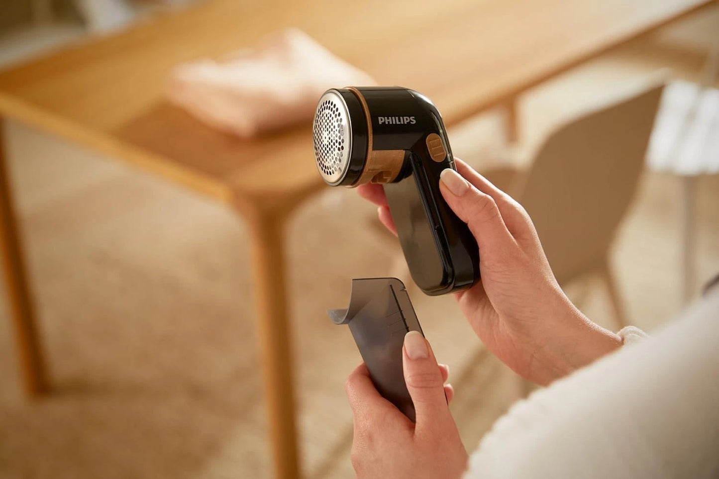 Lint Pill Remover Battery Operated Fabric Shaver Remove Fabric - by Philips