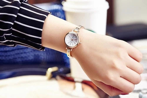 Rose Gold Round Face Women`s Fashion Dress Rhinestone Quartz Bracelet Watches